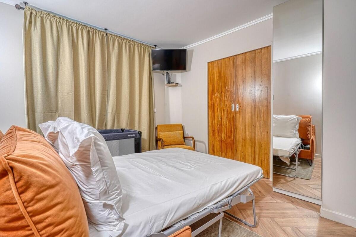 Eden Suite Paris La Defense Курбевуа Экстерьер фото