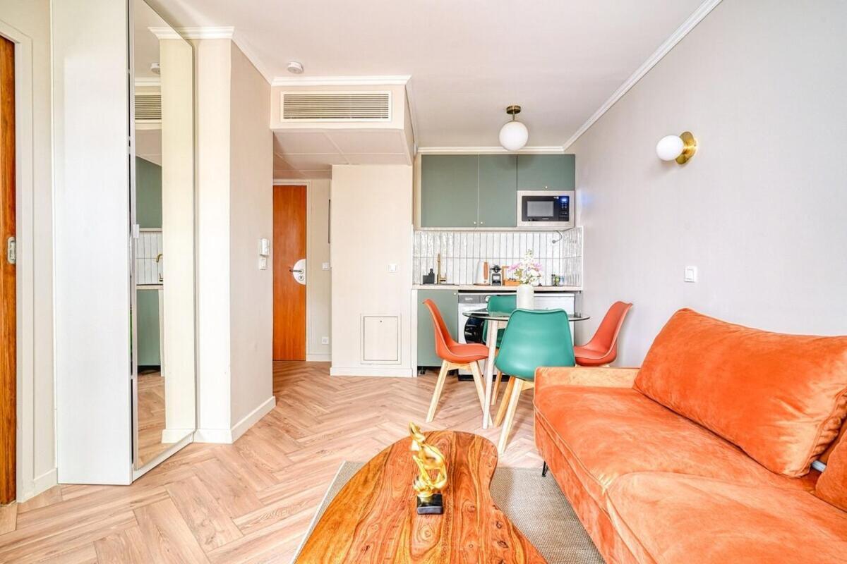Eden Suite Paris La Defense Курбевуа Экстерьер фото