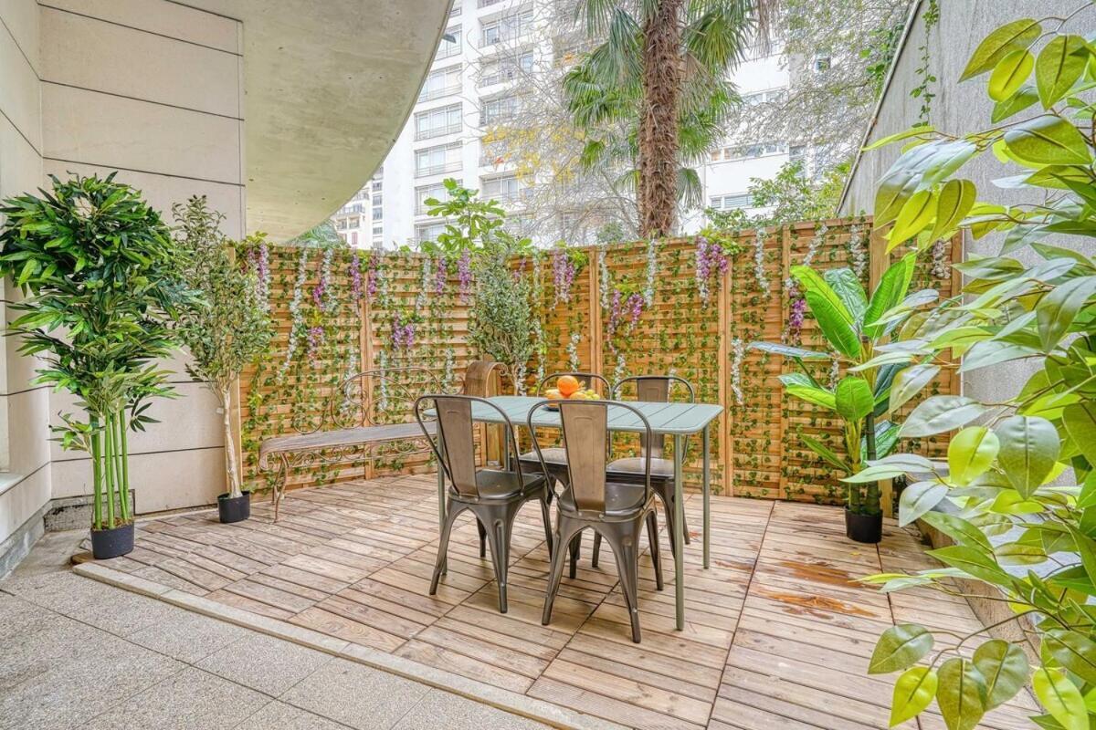 Eden Suite Paris La Defense Курбевуа Экстерьер фото